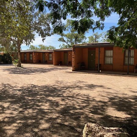 Territory Manor Motel & Caravan Park Mataranka Esterno foto